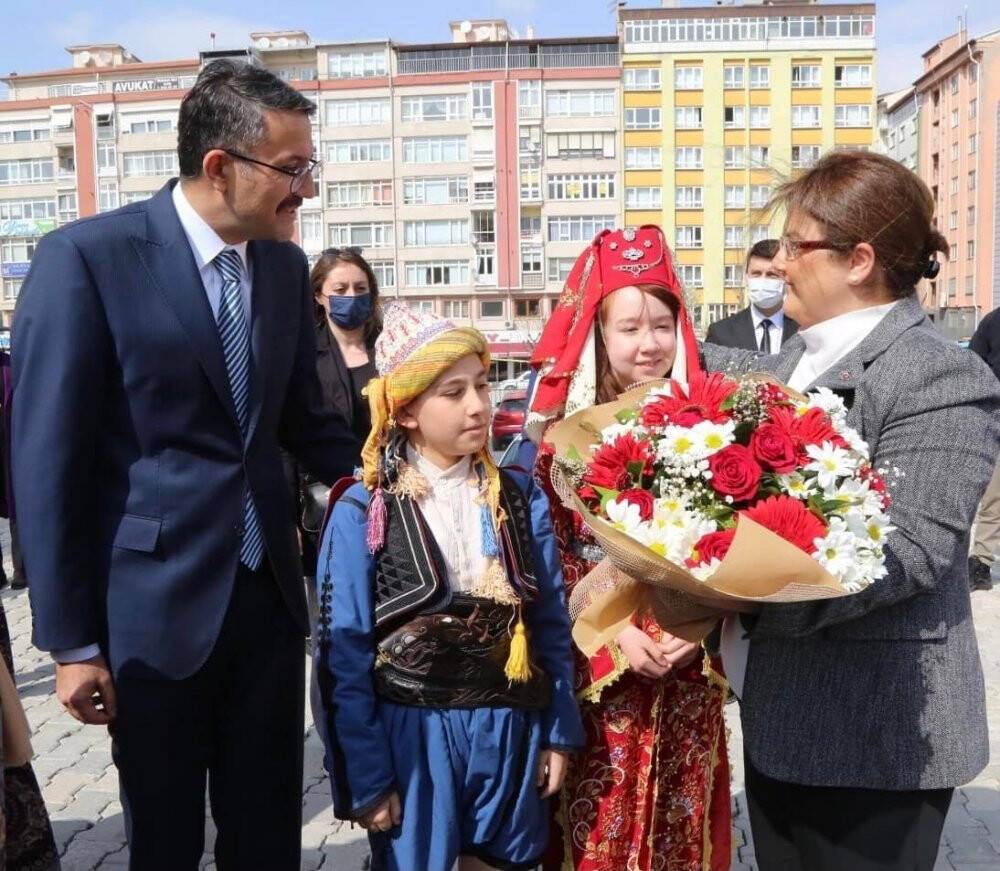 Bakan Derya Yanık Kütahya’da