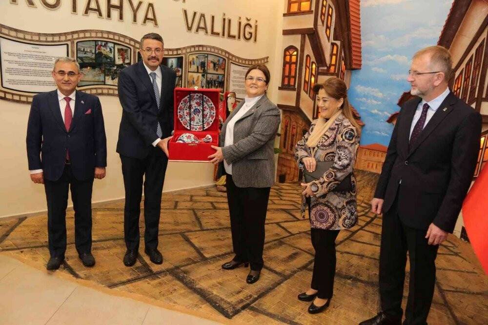 Bakan Derya Yanık Kütahya’da