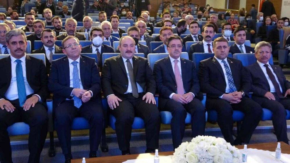 Bakan Varank: 'Enflasyonu kontrol altına alıp 2023 hedeflerine daha hızlı ulaşacağız'