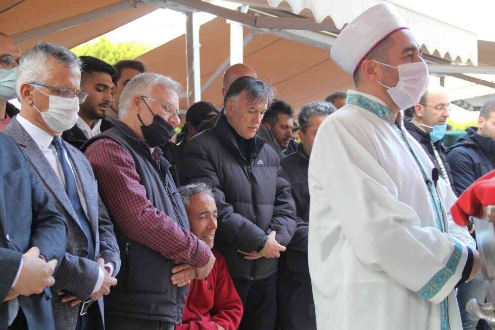 Kazada hayatını kaybeden milli atlet Ata Yahşi, son yolculuğuna uğurlandı