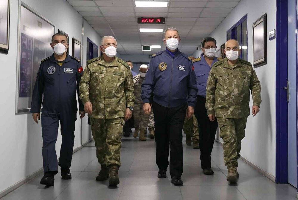 Mehmetçik Irak’ın kuzeyindeki terör yuvalarına yönelik Pençe Kilit Operasyonu’nu başlattı