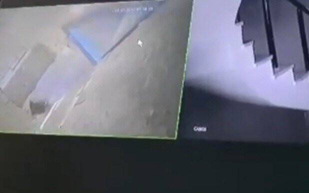 Şişli’nin göbeğinde Apartmanın giriş kapısını söküp çaldı