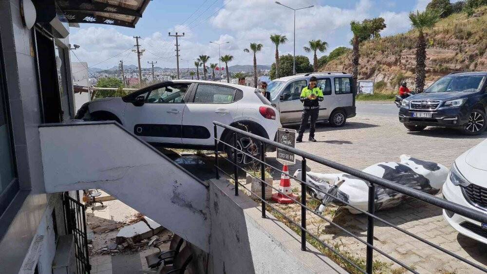 Vitesi karıştırınca işletmeye çarptı