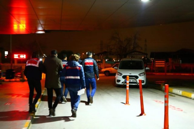 İzmir merkezli 30 ildeki FETÖ operasyonunda 71 gözaltı