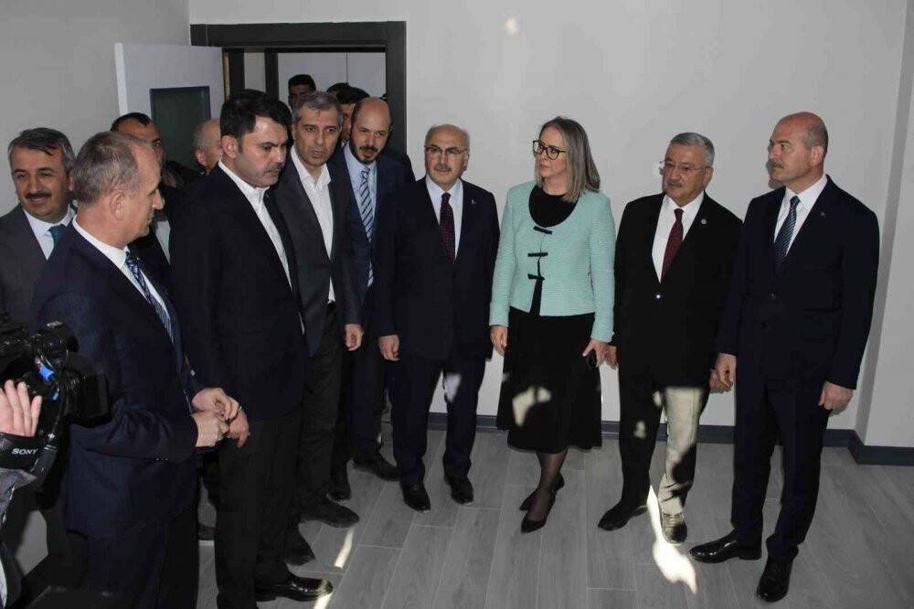 Bakan Kurum: 'İzmir’de 9 milyar liralık yatırımı vatandaşlarımıza teslim ettik'