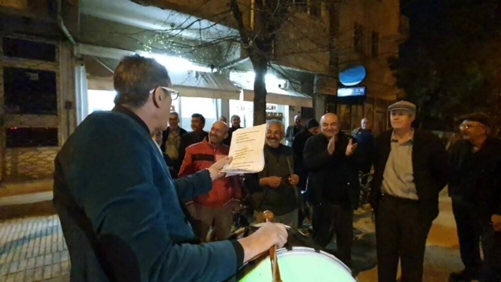 Ramazan davulcuları halkı hırsız ve dolandırıcılara karşı manilerle uyardı