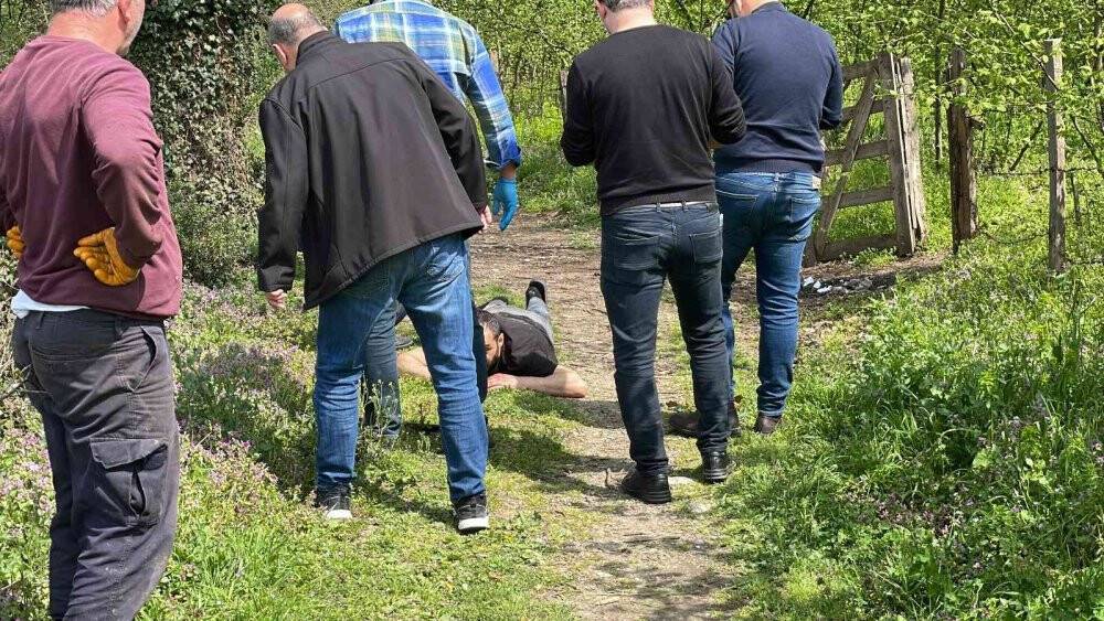 Babasının mezarını ziyaret etti vuruldu