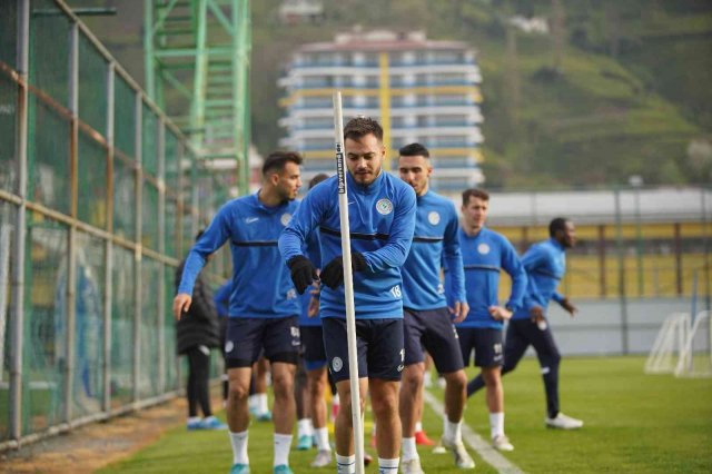 Çaykur Rizespor’da Fenarbahçe maçı hazırlıkları devam ediyor