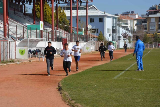 Güreşçiler Kumluca’ya hazırlanıyor