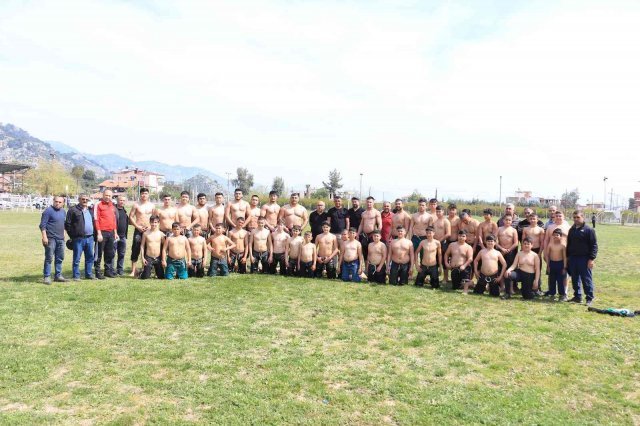 Döşemealtı’nın pehlivanları sezonun İlk antrenmanlarını yaptı