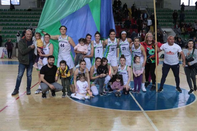 Rize Belediyespor Kadın Basketbol Takımı play-off yarı finaline yükseldi