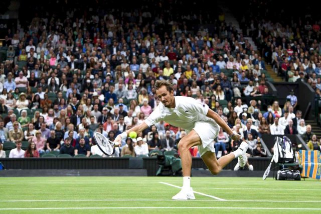 Rus ve Belaruslu oyuncular Wimbledon Tenis Turnuvası’ndan men edildi