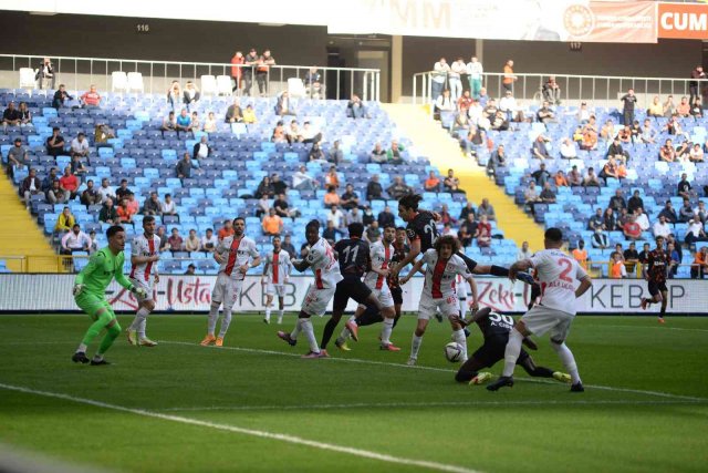 Spor Toto 1. Lig: Adanaspor: 0 - Samsunspor: 0 (İlk yarı sonucu)