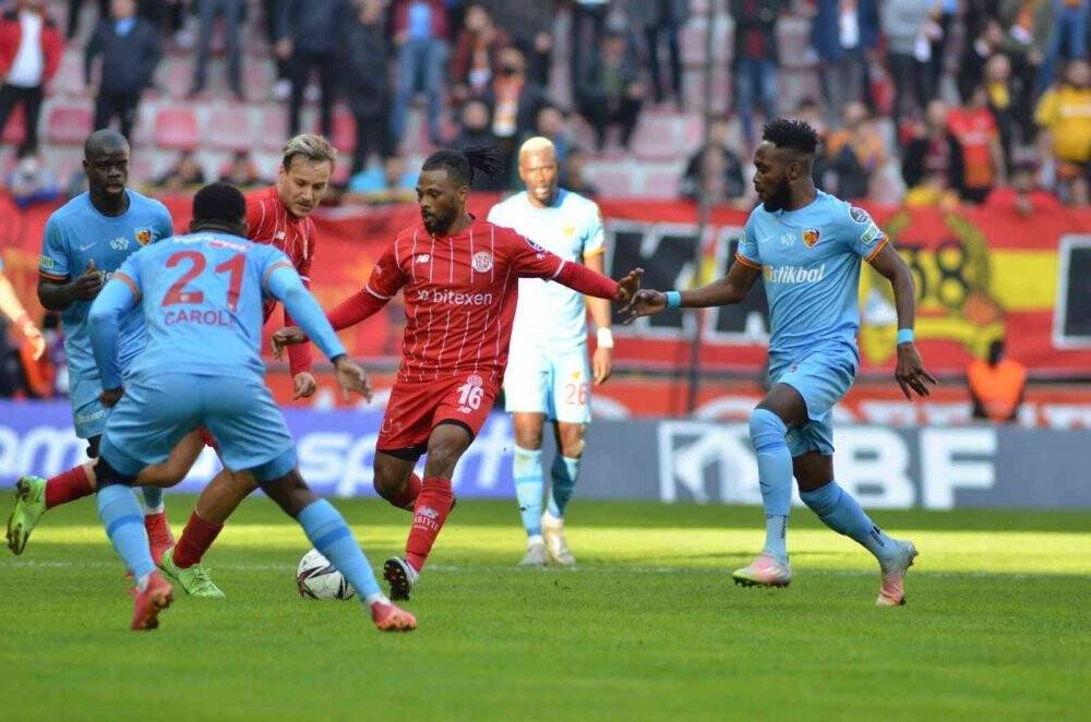 Antalyaspor ile Kayserispor 56. randevuda