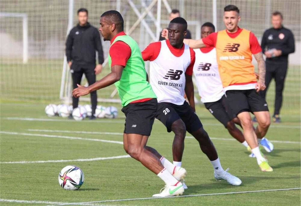 Antalyaspor ile Kayserispor 56. randevuda
