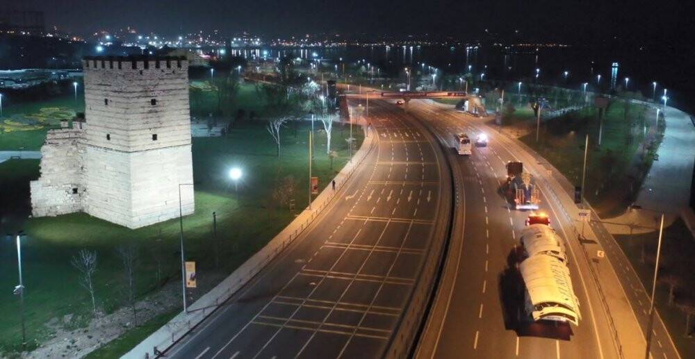 Atatürk Havalimanı’ndaki hurda uçaklar kara ve denizden Tuzla’ya taşındı