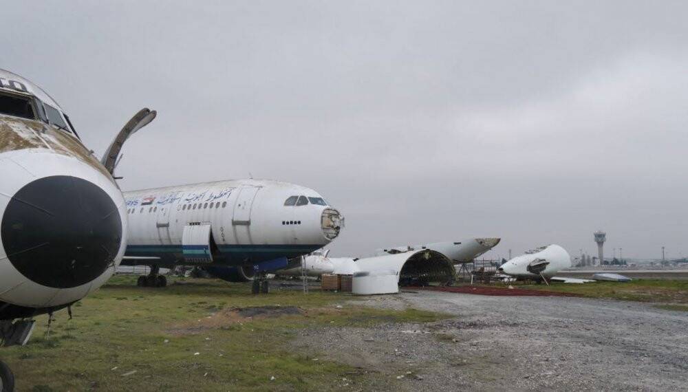 Atatürk Havalimanı’ndaki hurda uçaklar kara ve denizden Tuzla’ya taşındı