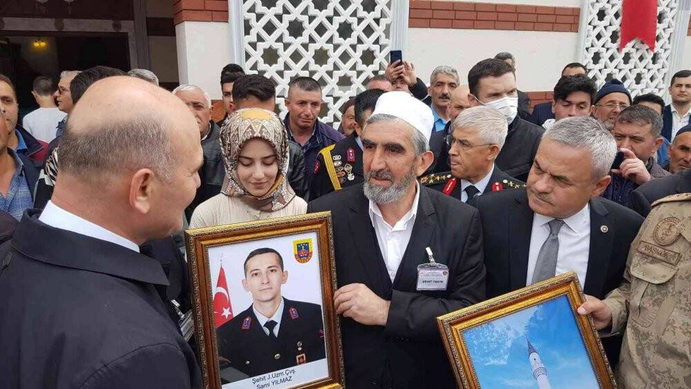 Bakan Soylu, şehidin adının verildiği caminin açılışını yaptı