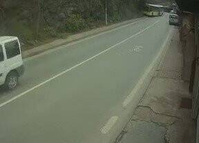 Beykoz’da İETT otobüsünün kayalıklara daldığı kaza kamerada