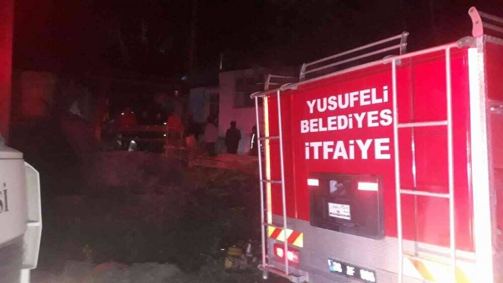 İki katlı ev küle döndü