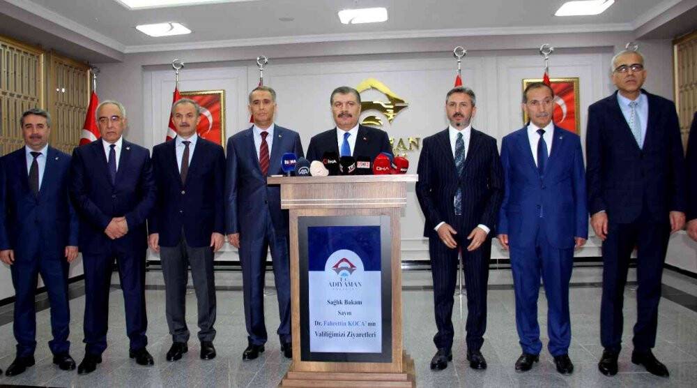 Sağlık Bakanı Koca: Hastaneler en az yükün olduğu dönemi yaşıyor