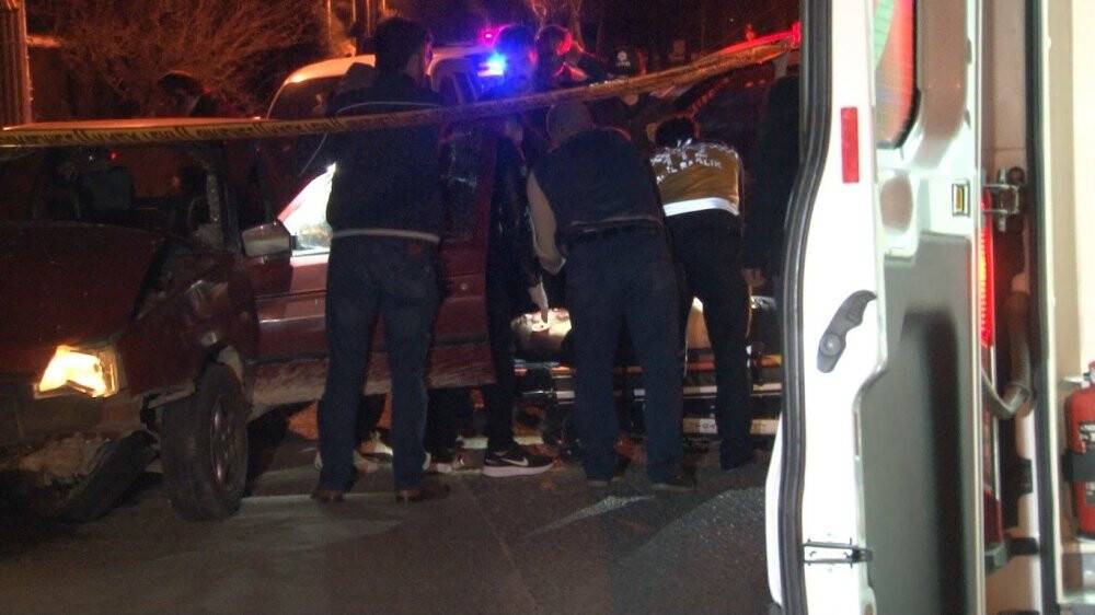 Tartıştığı karısını vurdu, yakalanacağını anlayınca kendi kafasına sıktı