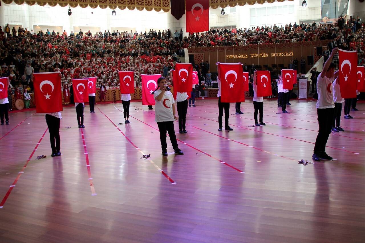 aa-20220423-27651835-27651831-23-nisan-ulusal-egemenlik-ve-cocuk-bayrami-torenlerle-kutlaniyor.jpg