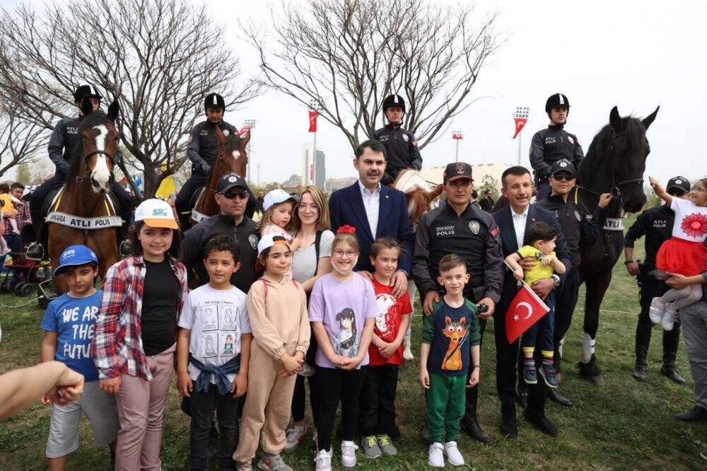 Bakan Kurum, 'Çevre ve Çocuk Şenliği'nde çevre müfettişi çocuklarla buluştu