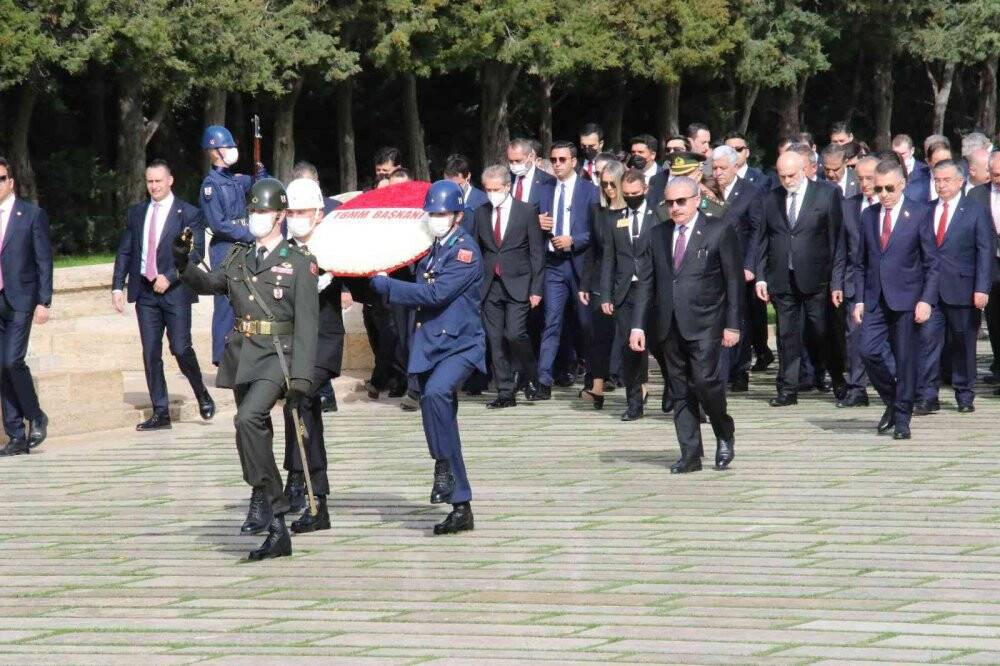 Devletin zirvesi Anıtkabir’de