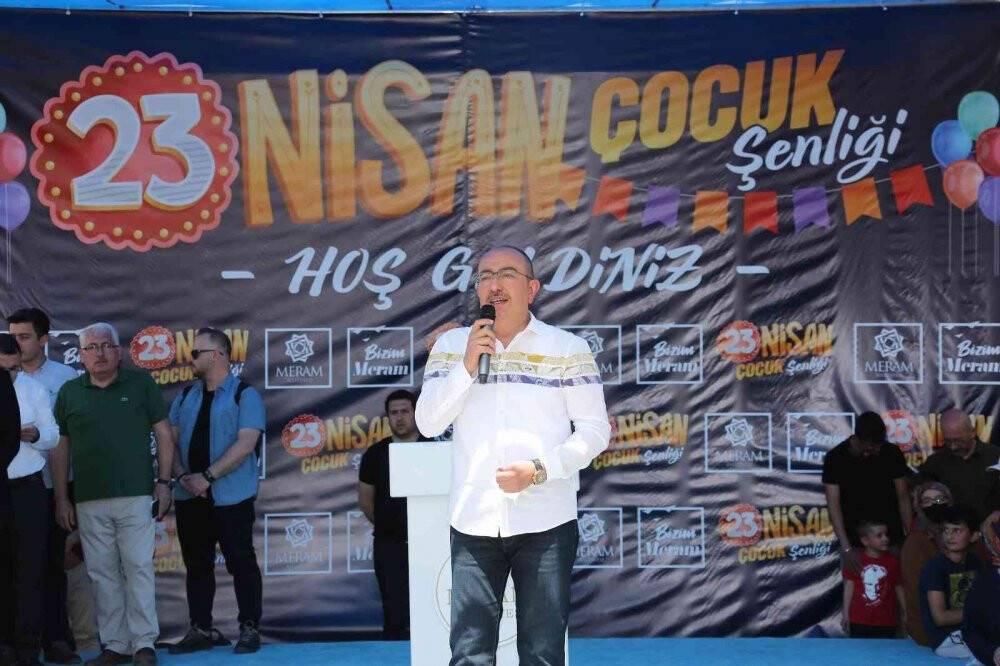 Meram’da 23 Nisan on binlerce kişinin katılımıyla kutlandı