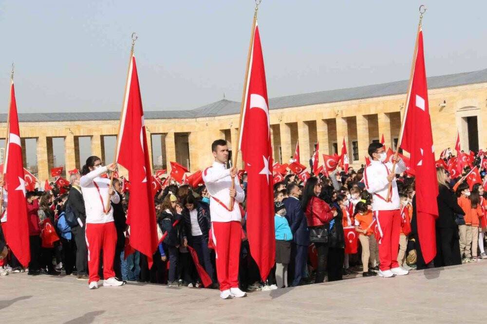 Milli Eğitim Bakanı Özer, 23 Nisan Ulusal Egemenlik ve Çocuk Bayramı dolayısıyla Anıtkabir’de