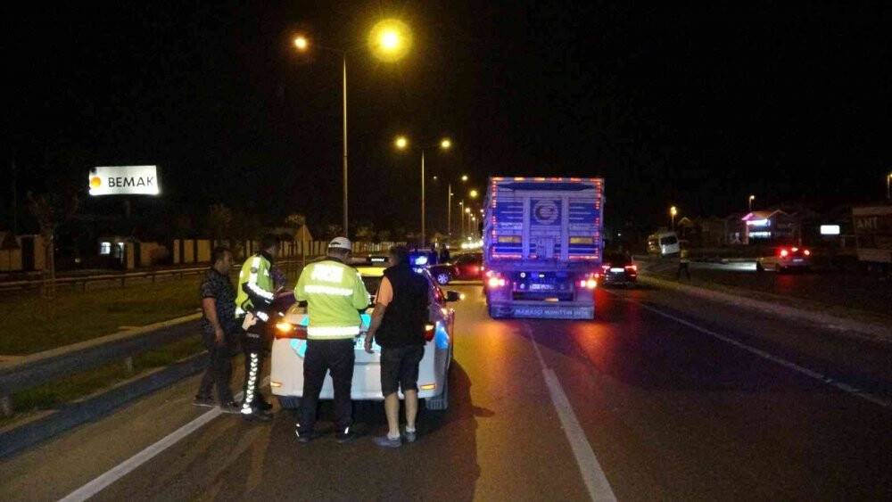 Ucuz atlatılan feci kazanın ardından sürücülerin ‘sen hatalısın’ tartışması