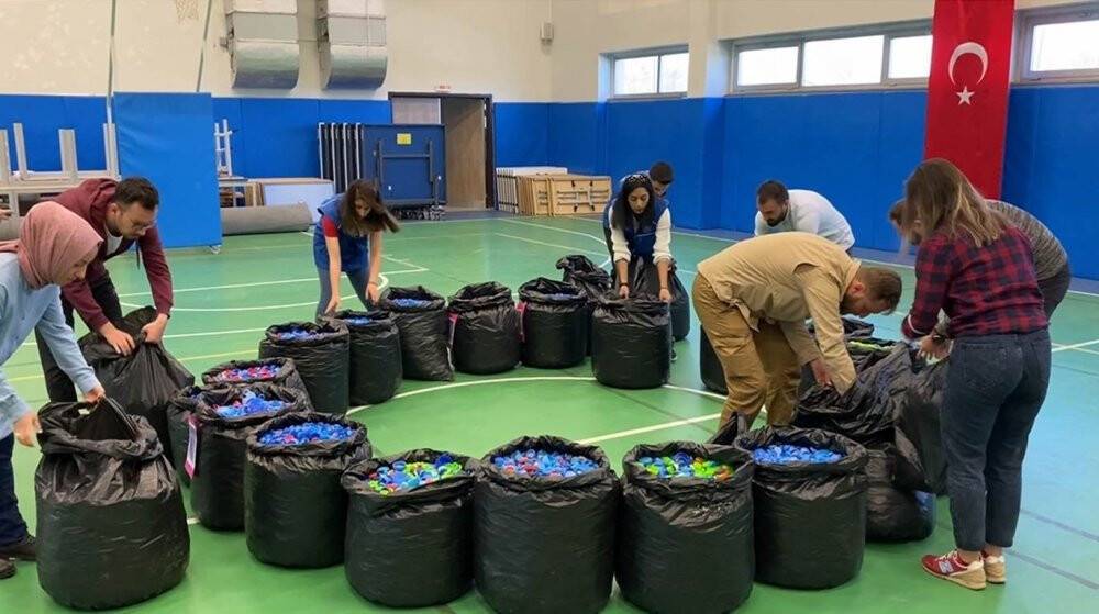 Mavi kapaklar engellilere umut olmaya devam ediyor