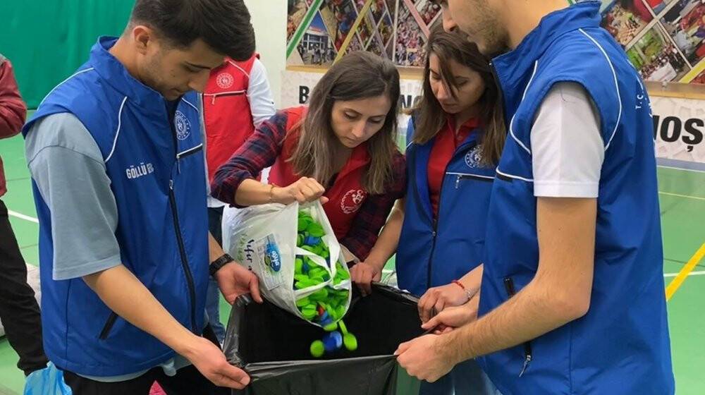 Mavi kapaklar engellilere umut olmaya devam ediyor