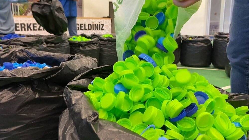 Mavi kapaklar engellilere umut olmaya devam ediyor