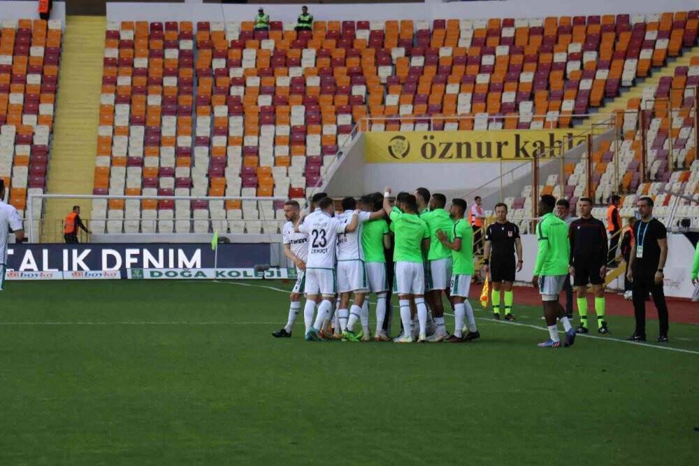 Spor Toto Süper Lig: Yeni Malatyaspor: 0 - Konyaspor: 2 (İlk yarı)