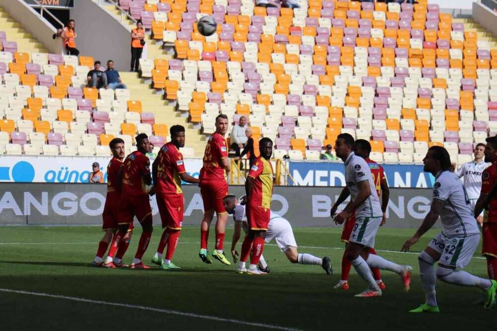 Spor Toto Süper Lig: Yeni Malatyaspor: 0 - Konyaspor: 2 (İlk yarı)