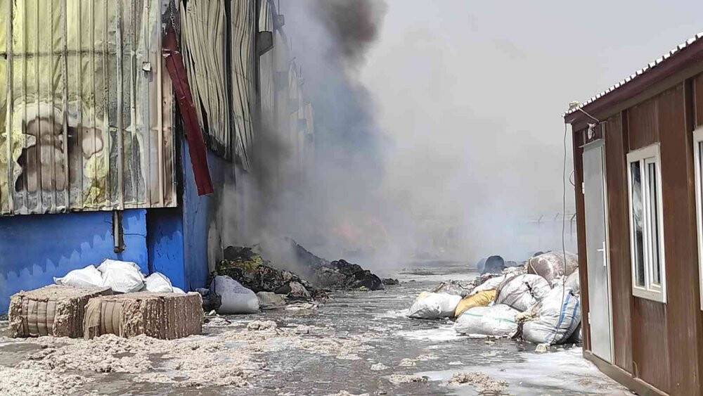 Şanlıurfa’da fabrika yangını
