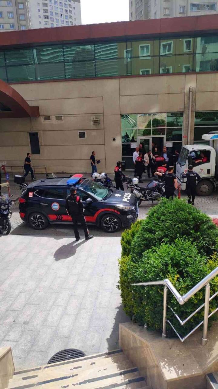 Esenyurt’ta bulunan olaylı sitede sular durulmuyor