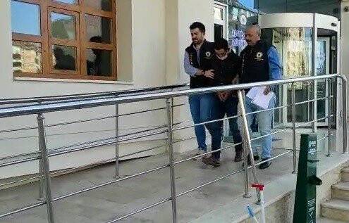 Evinde bıçaklanarak öldürülen kadının katil zanlısı tutuklandı