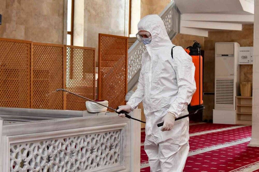 Kadir Gecesi öncesi camiler temizlendi