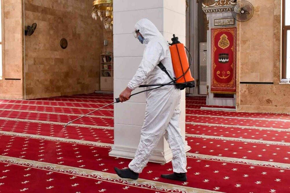 Kadir Gecesi öncesi camiler temizlendi