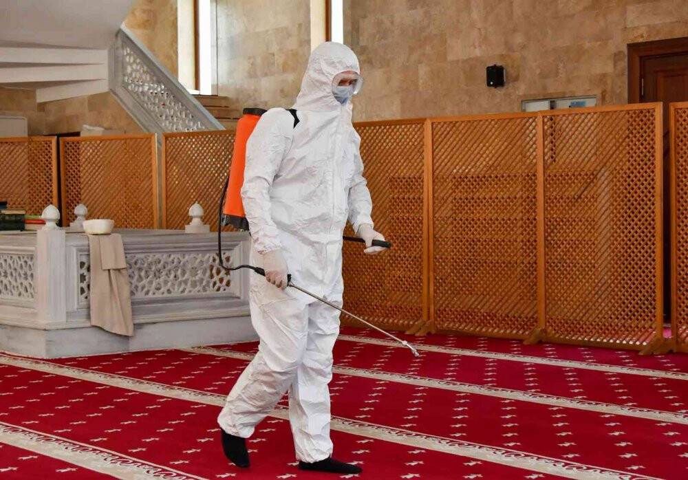 Kadir Gecesi öncesi camiler temizlendi