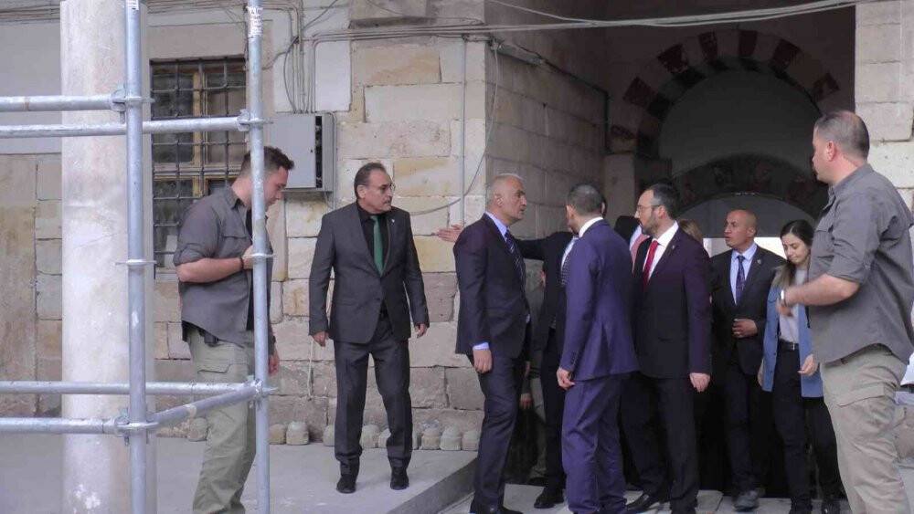 Kültür ve Turizm Bakanı Ersoy: Sezon başında açıkladığımız 42 milyon turist, 35 milyar dolar gelir hedefimize sadığız