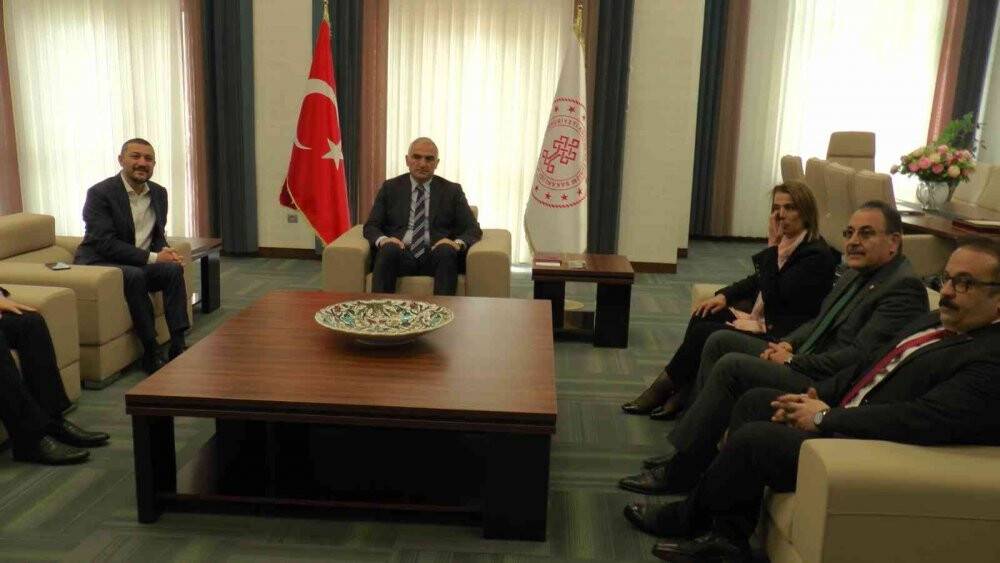 Kültür ve Turizm Bakanı Ersoy: Sezon başında açıkladığımız 42 milyon turist, 35 milyar dolar gelir hedefimize sadığız