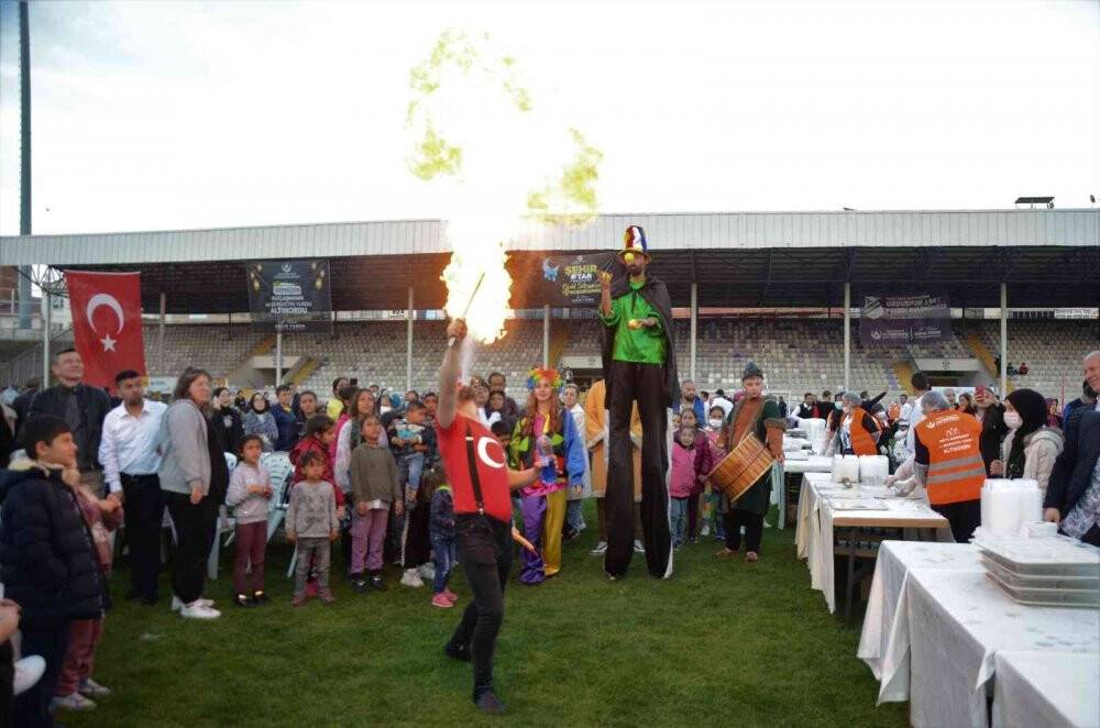 Ordu’da 10 bin kişi statta iftar yaptı