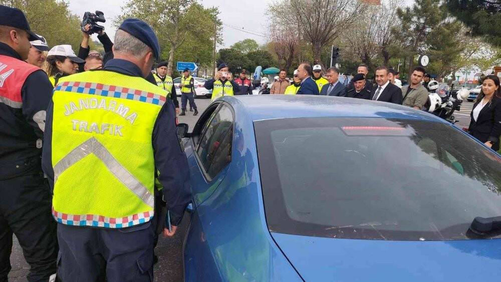 İstanbulluların akın etmesi beklenen şehirde jandarma ve polisten ortak denetim