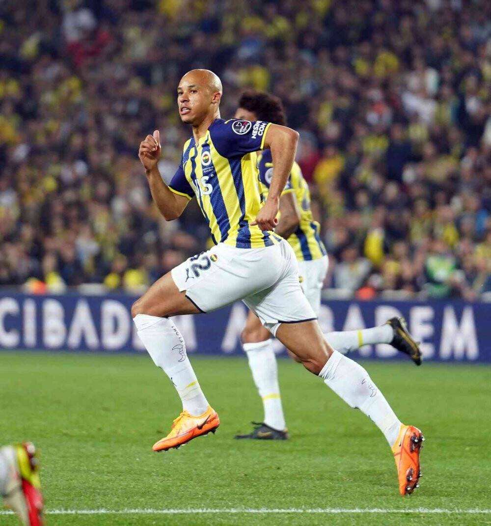 Spor Toto Süper Lig: Fenerbahçe: 1 - Gaziantep FK: 0 (İlk yarı)