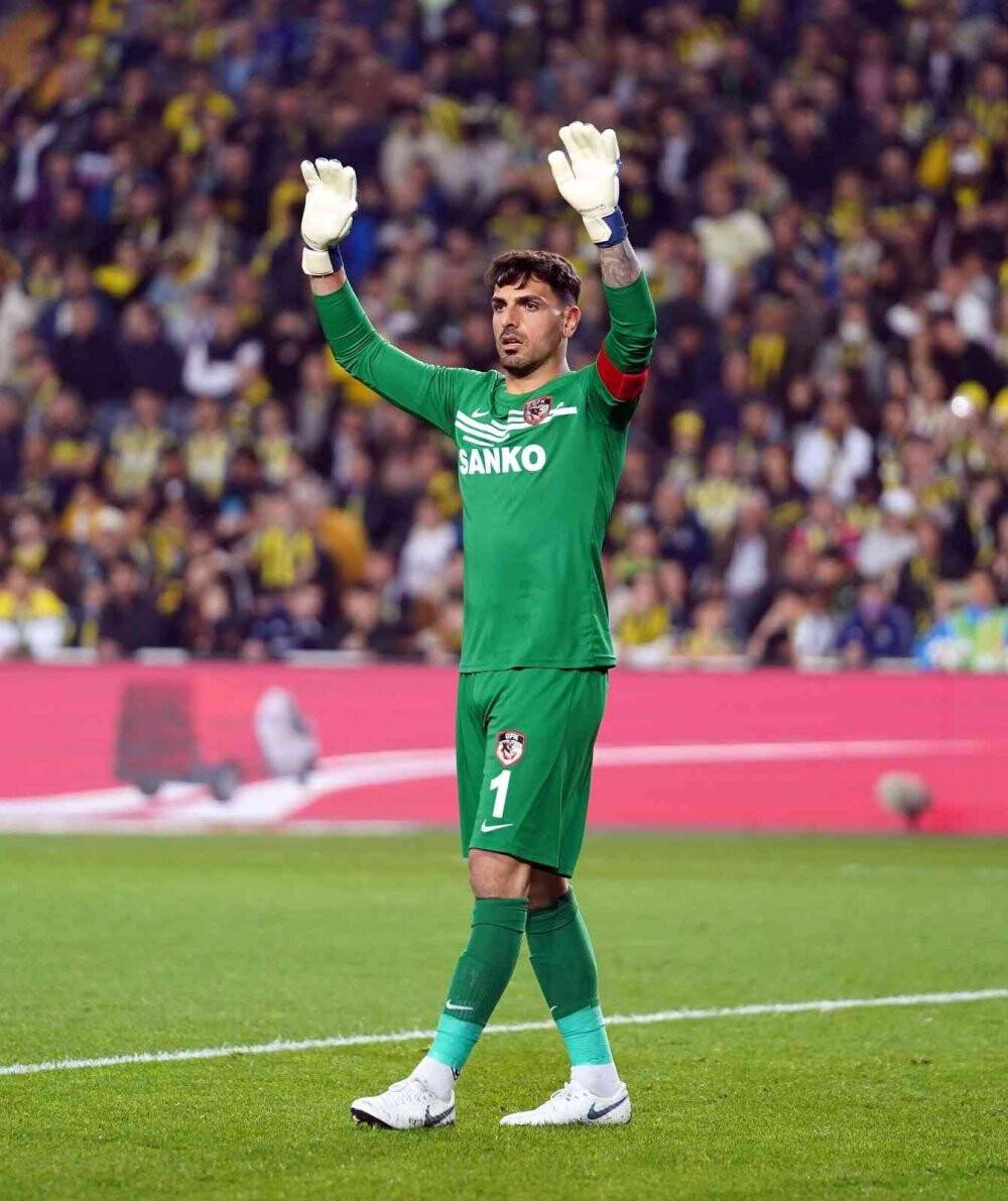 Spor Toto Süper Lig: Fenerbahçe: 1 - Gaziantep FK: 0 (İlk yarı)