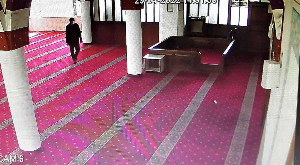 Camideki  4 bin TL’lik yardım paralarını çaldı